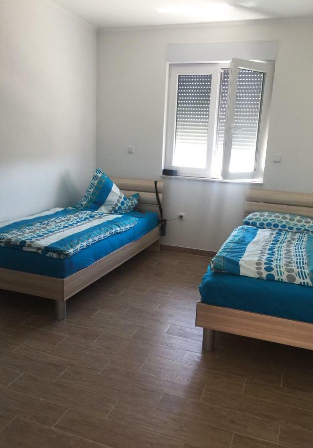 Villa Duga - Familie Il - I Vanovic Lamarra Urlaub Auf Вир Екстериор снимка